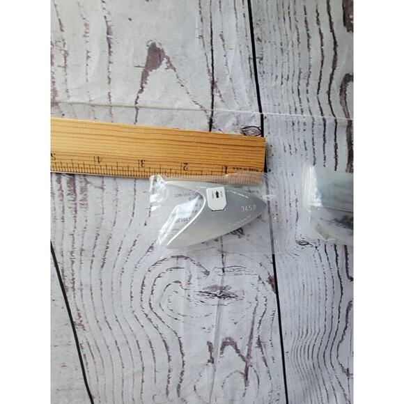 Kellogg's Star Trek Communicator Beam-Up Badges - Command & Engineering NEW 2009 - Picture 4 of 4